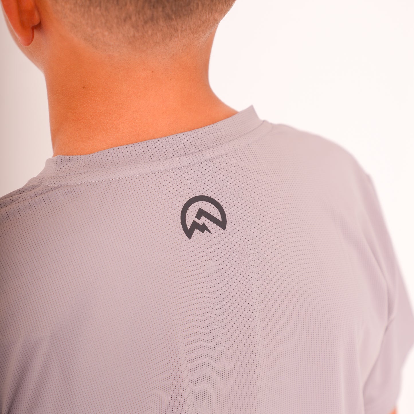 Junior AW25 Left Chest Logo - Concrete