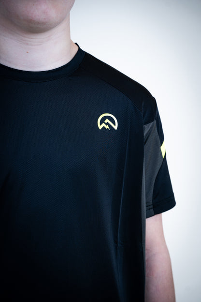 Junior SS25 Curve T-Shirt - Black/Neon