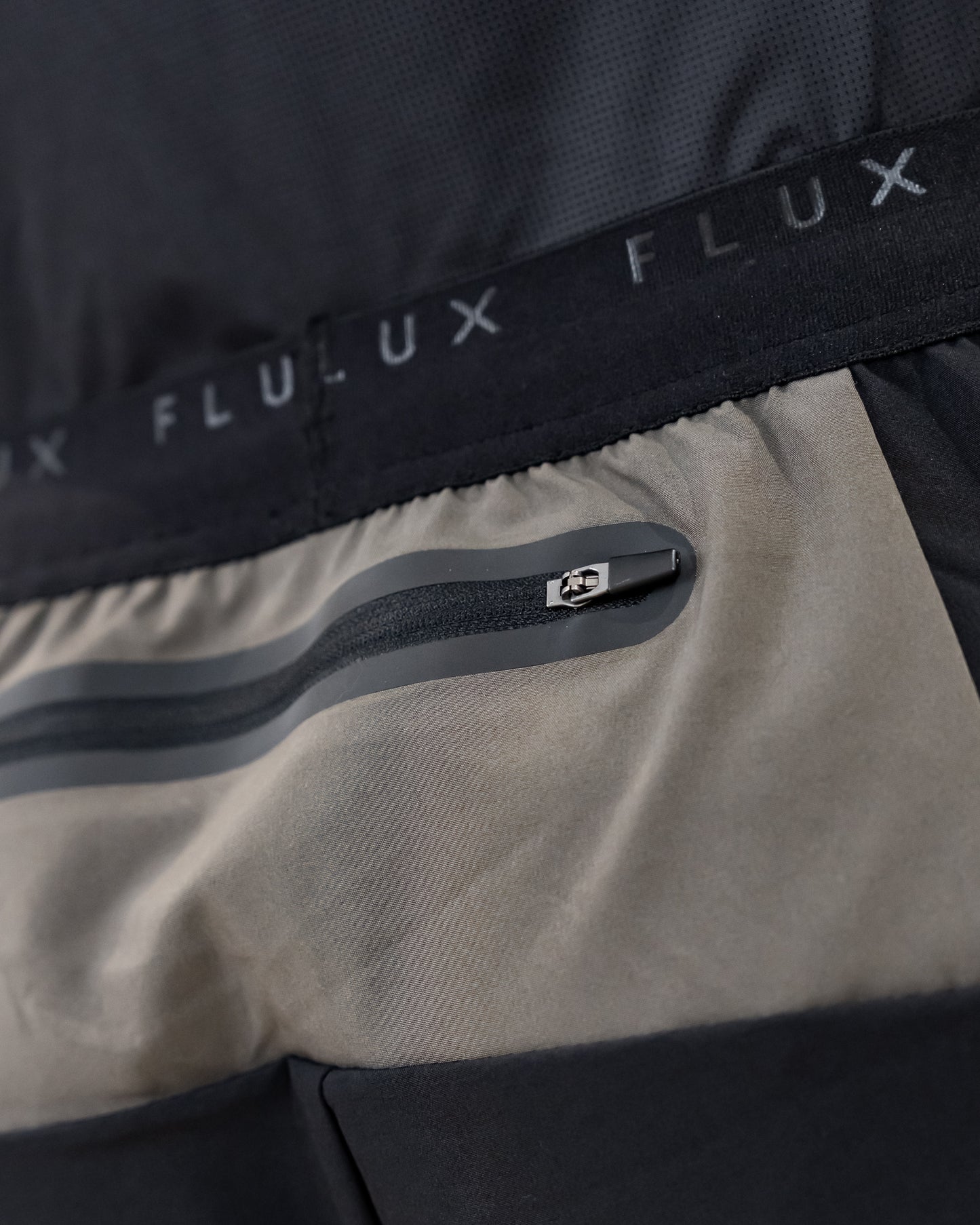 SS26 Gradient Shorts - Black/Graphite